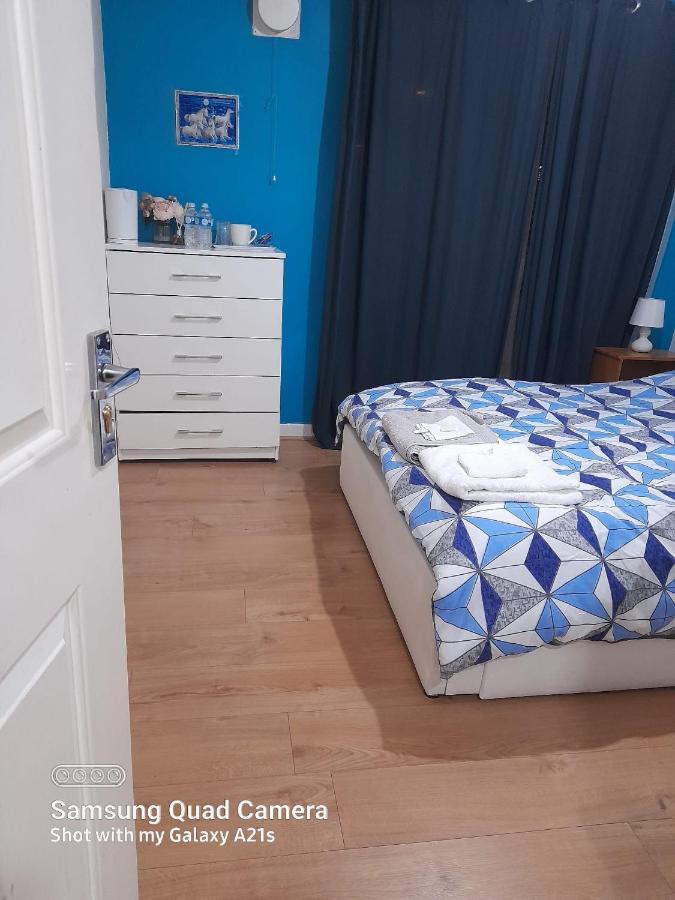 Beautiful 1 Bedroom Ground Floor With Shared Bathroom London Eksteriør billede